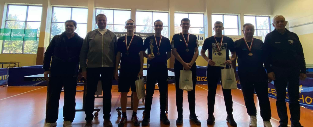 Zdjęcie wykonane podczas Mistrzostwa Polski w Tenisa Stołowego Wyższych Seminariów Duchownych Diecezjalnych i Zakonnych 2024