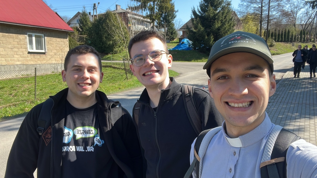 Fotorelacja: Na pielgrzymim szlaku do Sanktuariów Jubileuszowych - przechadzka po rekolekcjach