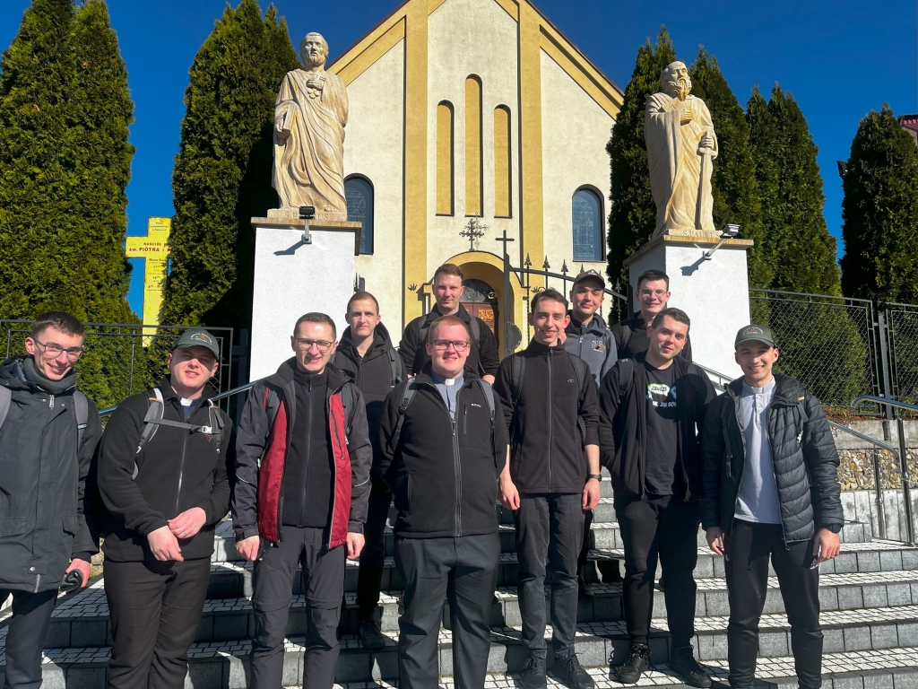 Fotorelacja: Na pielgrzymim szlaku do Sanktuariów Jubileuszowych - przechadzka po rekolekcjach