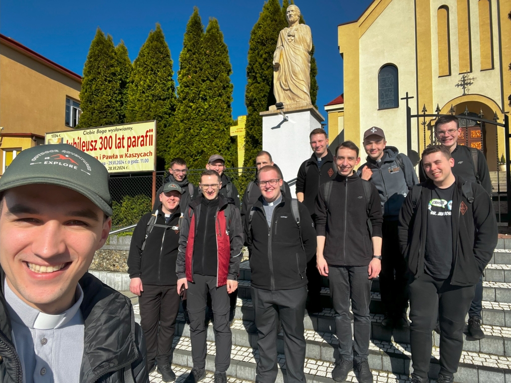 Fotorelacja: Na pielgrzymim szlaku do Sanktuariów Jubileuszowych - przechadzka po rekolekcjach