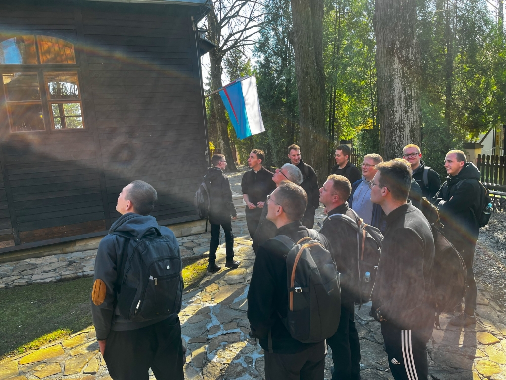 Fotorelacja: Na pielgrzymim szlaku do Sanktuariów Jubileuszowych - przechadzka po rekolekcjach