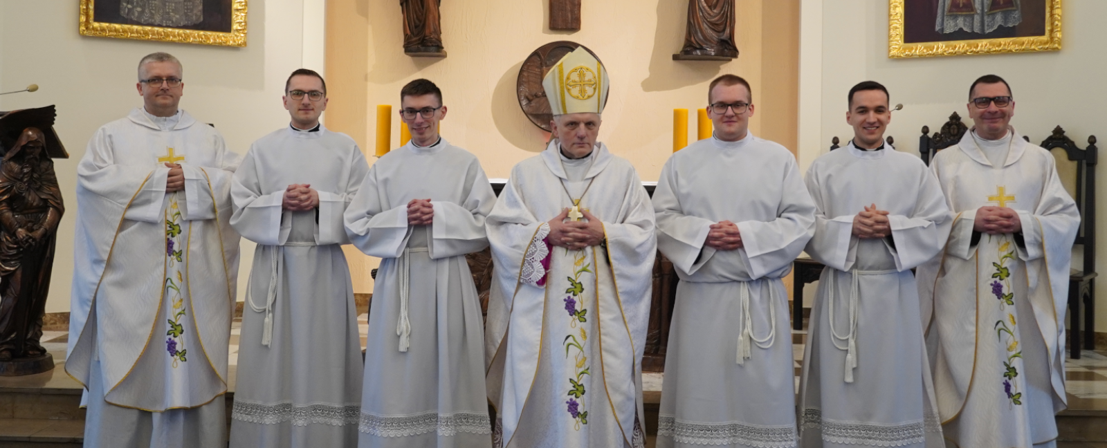 Zdjęcie z: Rekolekcje wiosenne oraz Msza Święta z udzieleniem posługi akolitatu 2025