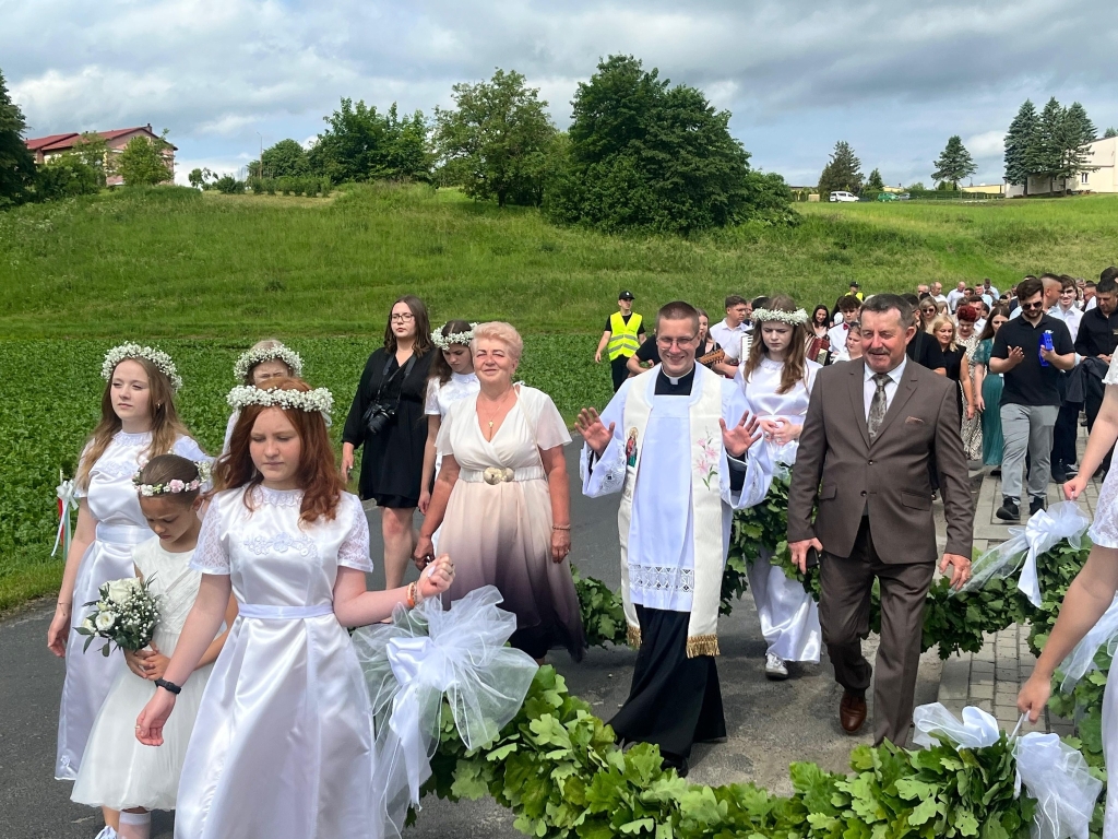 Fotorelacja: Msze prymicyjne księży neoprezbiterów