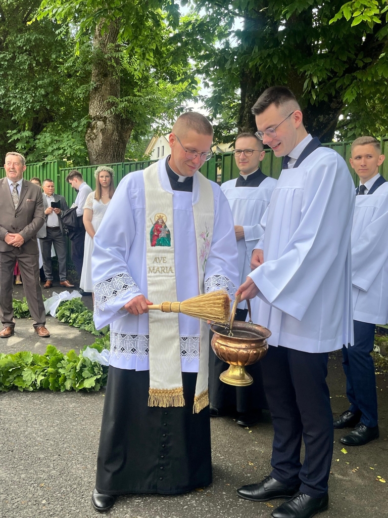 Fotorelacja: Msze prymicyjne księży neoprezbiterów