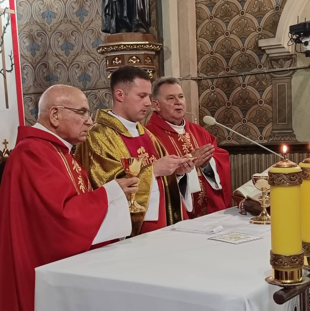 Fotorelacja: Msze prymicyjne księży neoprezbiterów