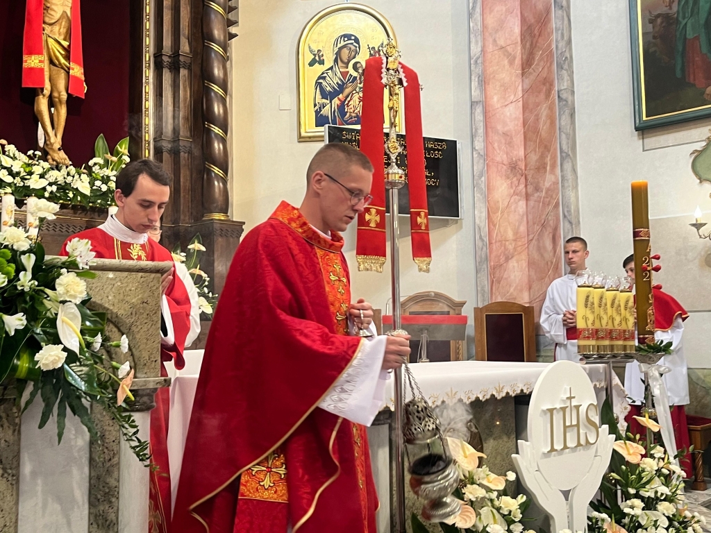 Fotorelacja: Msze prymicyjne księży neoprezbiterów