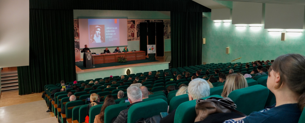 Fotorelacja: Sympozjum „Zatroskani o rodzinę”