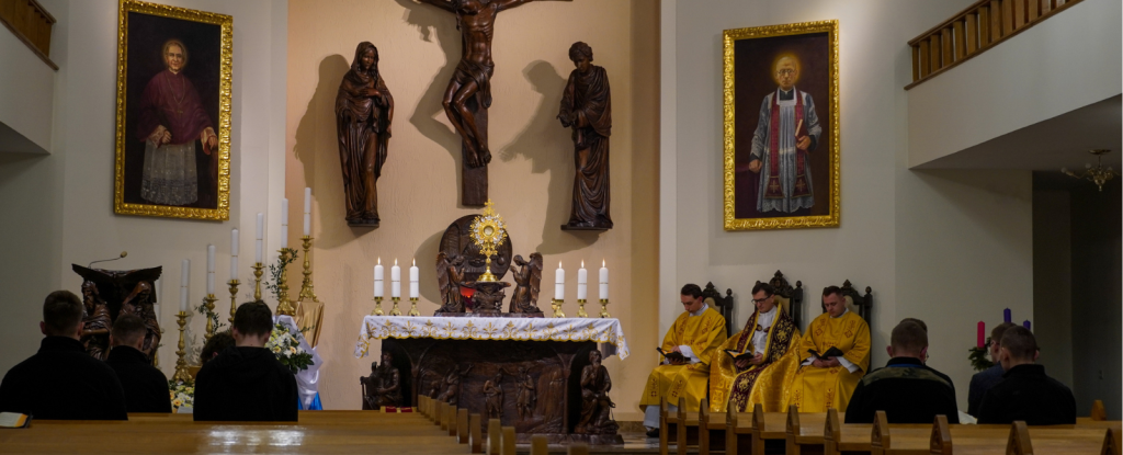 Fotografia wykonana podczas: Nowenna przed Uroczystością Niepokalanego Poczęcia Najświętszej Maryi Panny – 2025