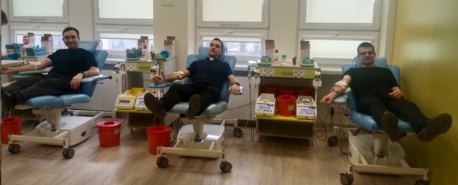 Klerycy w Centrum Krwiodawstwa