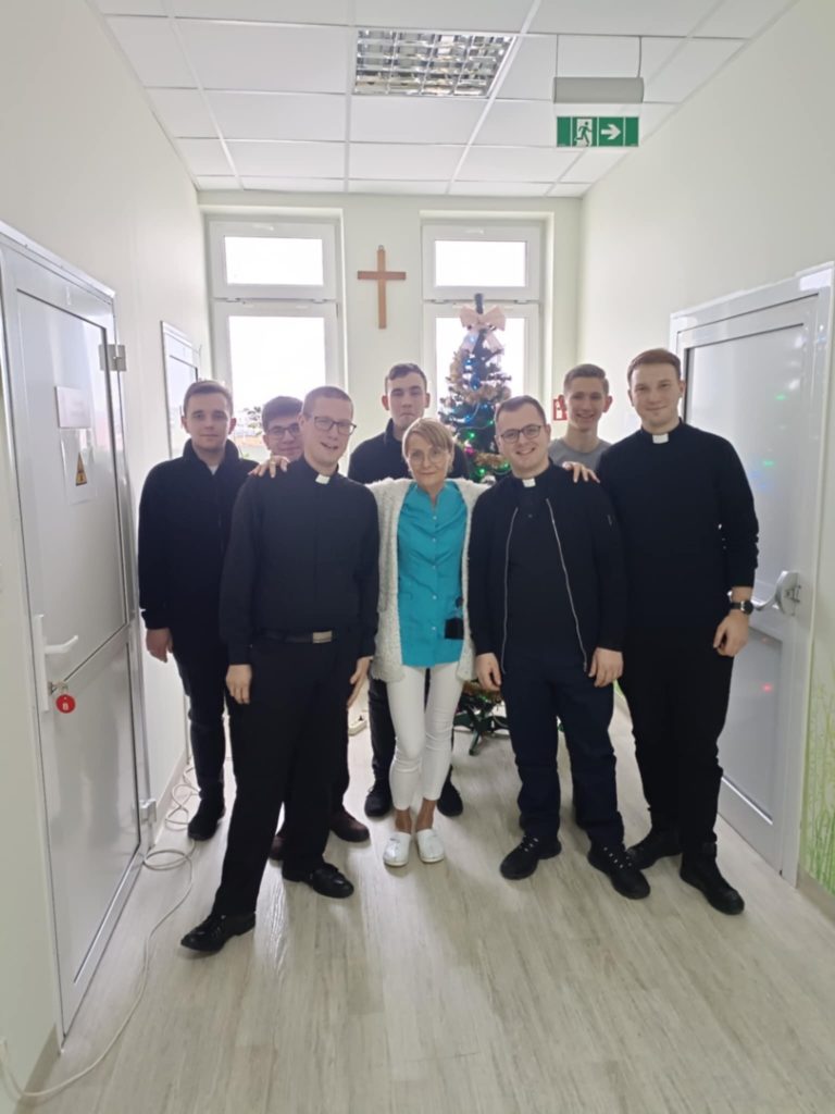 Klerycy uczestniczący w Honorowym Krwiodawstwie