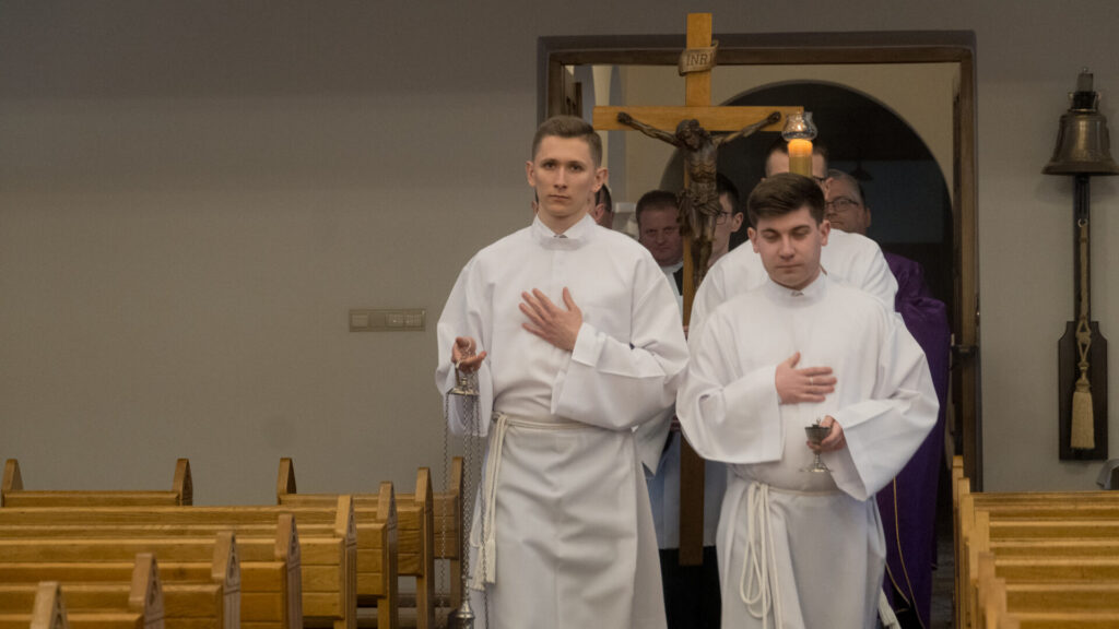 Fotorelacja: Msza z posługą lektoratu