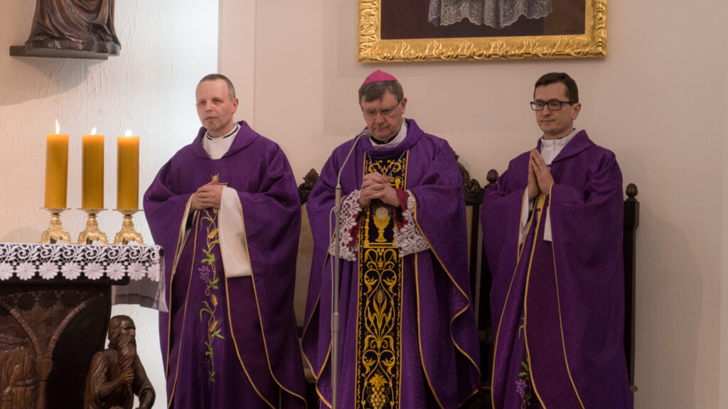 Fotorelacja: Msza z posługą lektoratu