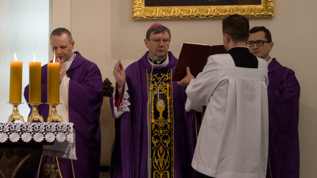 Fotorelacja: Msza z posługą lektoratu