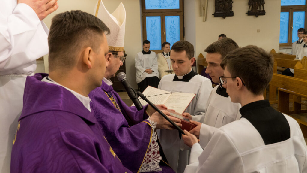 Fotorelacja: Msza z posługą lektoratu