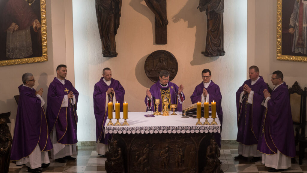 Fotorelacja: Msza z posługą lektoratu