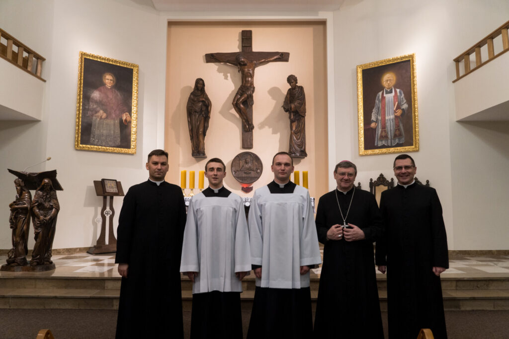 Fotorelacja: Msza z posługą lektoratu