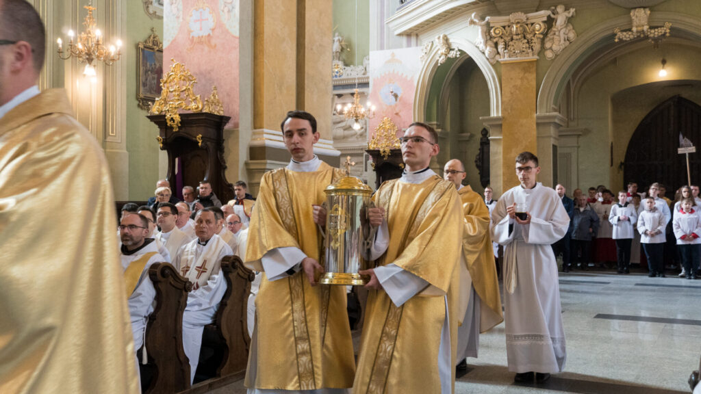 Fotorelacja: Msza Krzyżma 2026