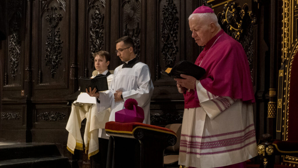Fotorelacja: Wielki Piątek - Liturgia Godzin