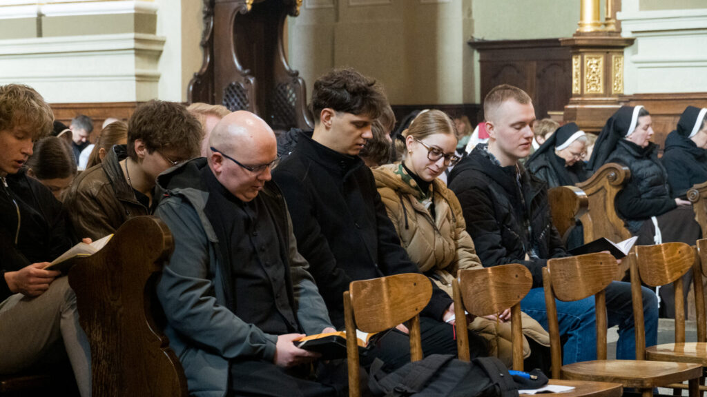 Fotorelacja: Wielki Piątek - Liturgia Godzin