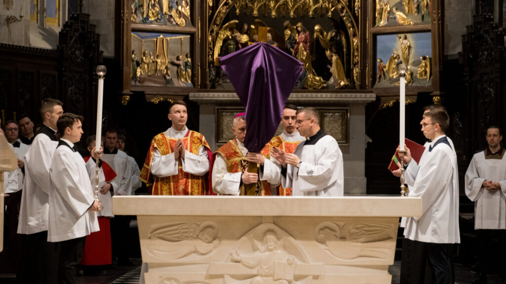 Fotorelacja: Liturgia Męki Pańskiej 2026