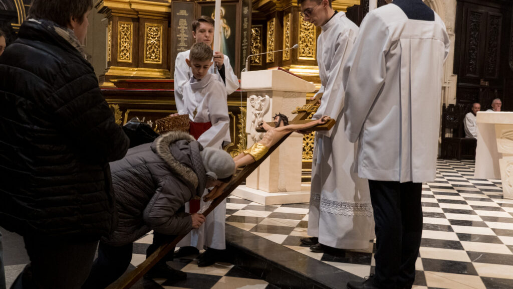 Fotorelacja: Liturgia Męki Pańskiej 2026