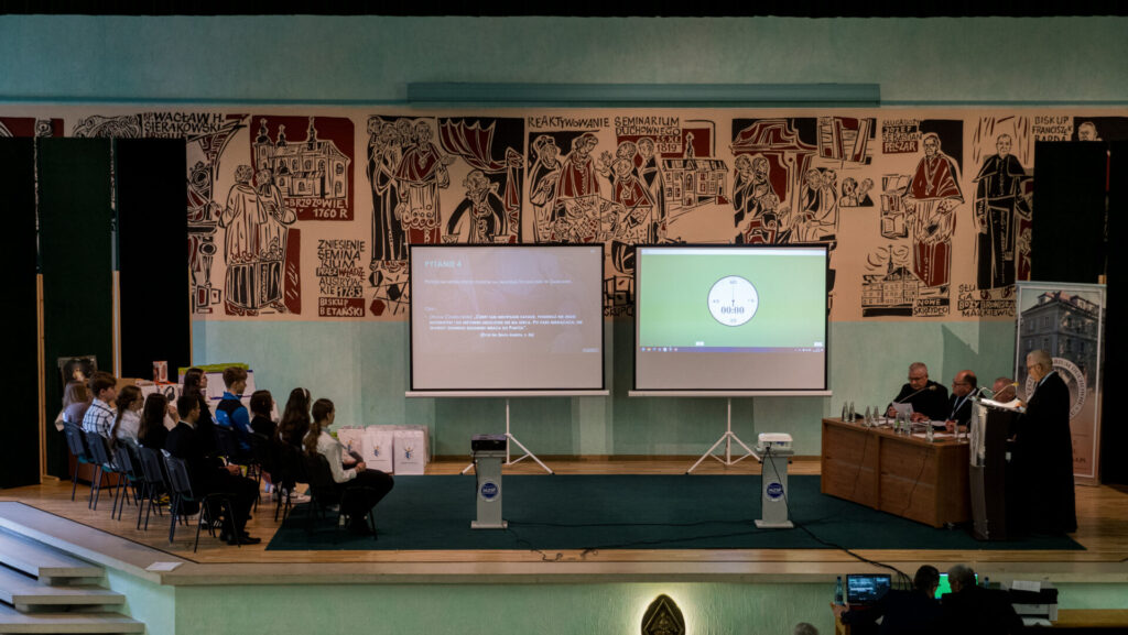 Fotorelacja: Finał XXVI Regionalnej Olimpiady Wiedzy o Wielkich Polakach