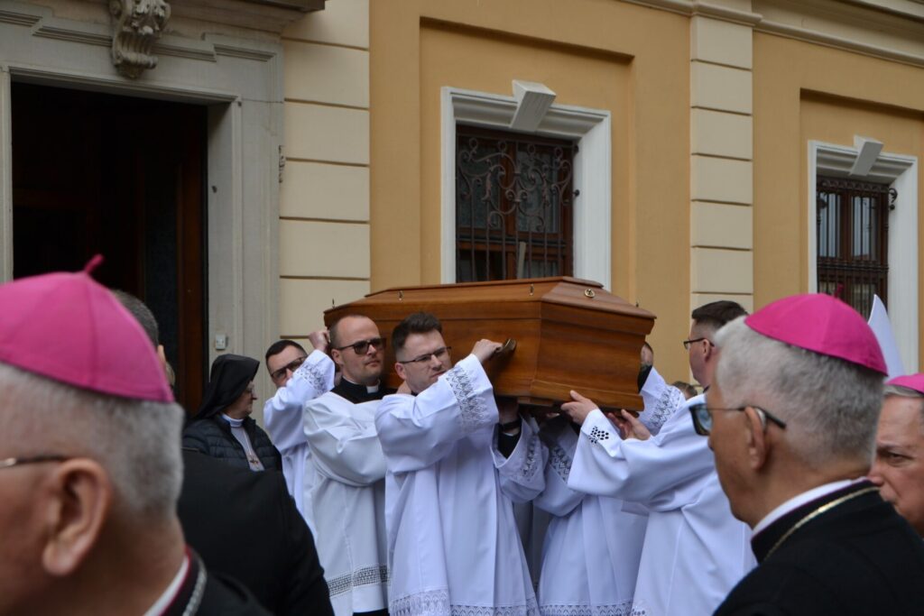 Fotorelacja: Eksporta śp. ks. abpa Józefa Michalika