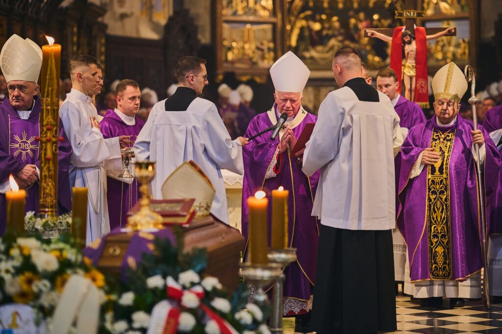 Fotorelacja: Uroczystości pogrzebowe 