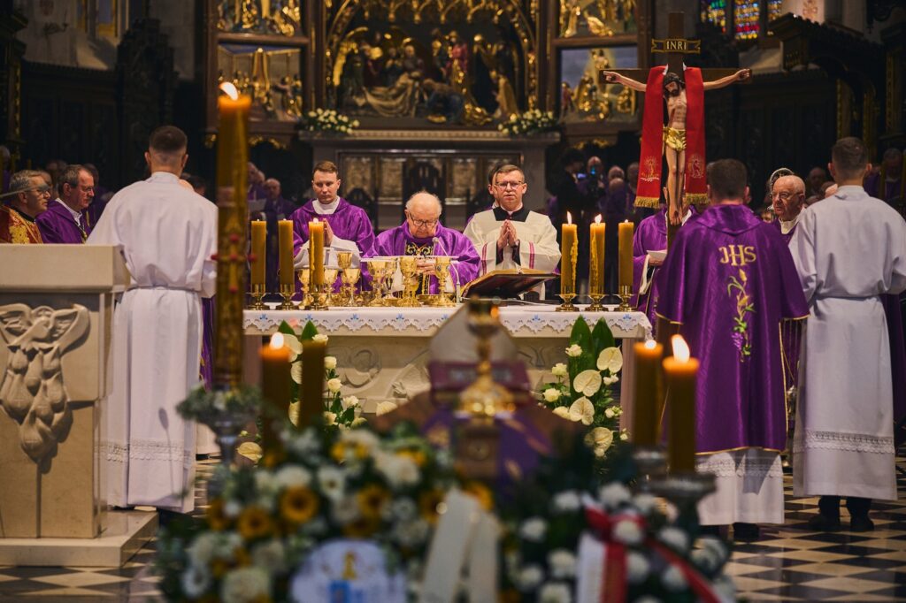 Fotorelacja: Uroczystości pogrzebowe 