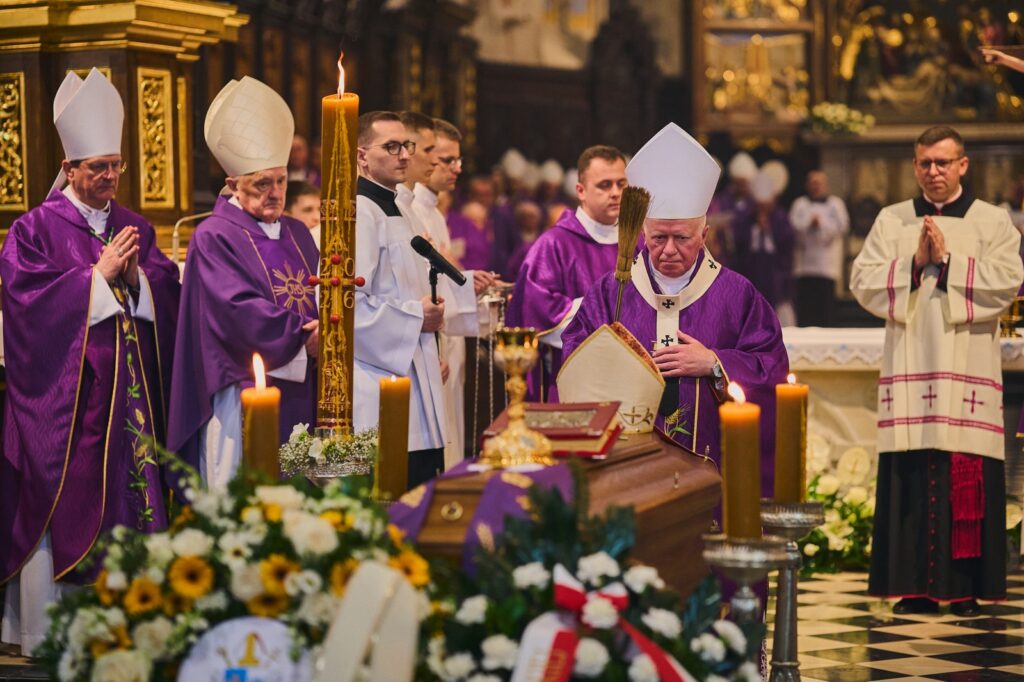 Fotorelacja: Uroczystości pogrzebowe 