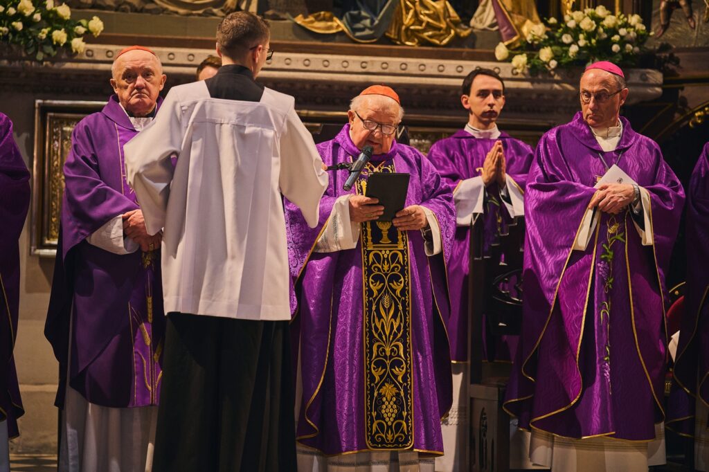 Fotorelacja: Uroczystości pogrzebowe 