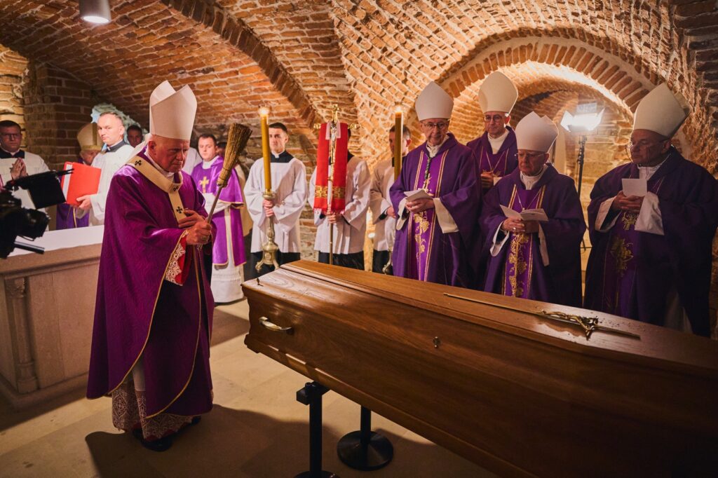 Fotorelacja: Uroczystości pogrzebowe 