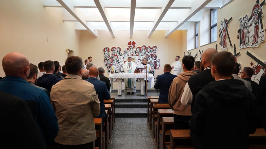 Kurs dla kandydatów do funkcji nadzwyczajnego szafarza Komunii świętej