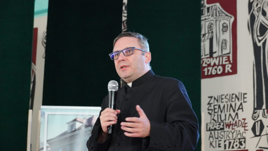 Kurs dla kandydatów do funkcji nadzwyczajnego szafarza Komunii świętej