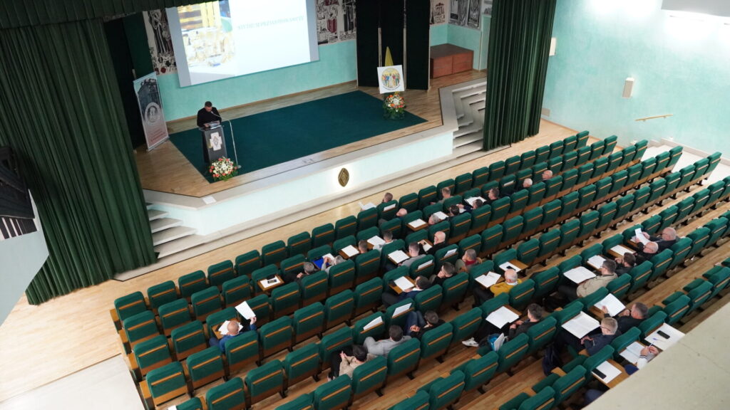 Kurs dla kandydatów do funkcji nadzwyczajnego szafarza Komunii świętej